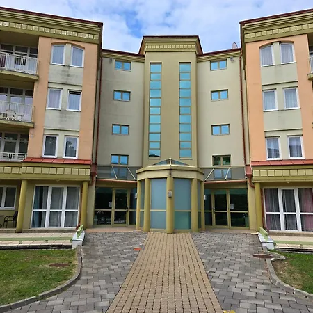 Wellness Oazis Apt, Nappali, 1halo, 4 Fo Apartment